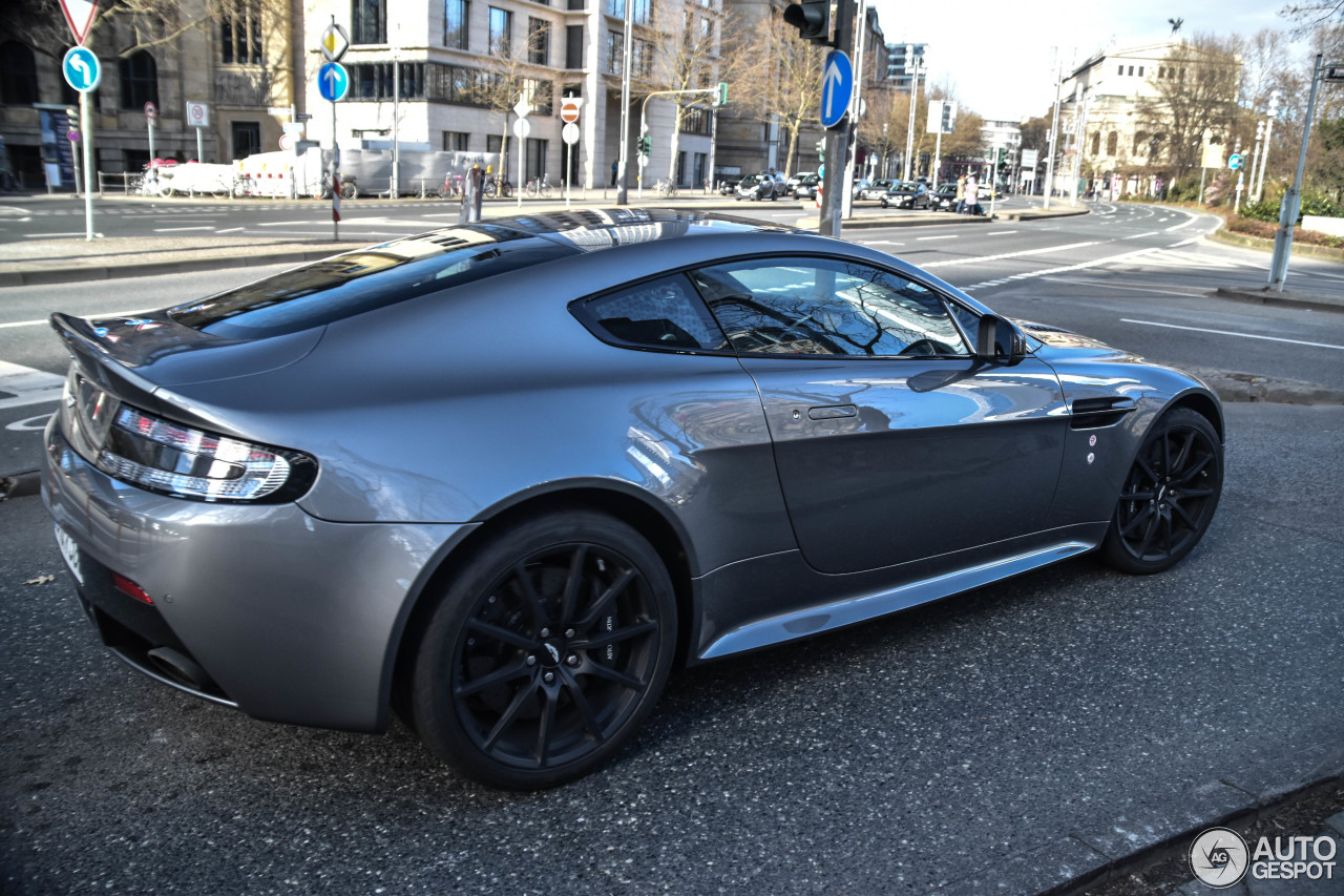 Aston Martin V12 Vantage