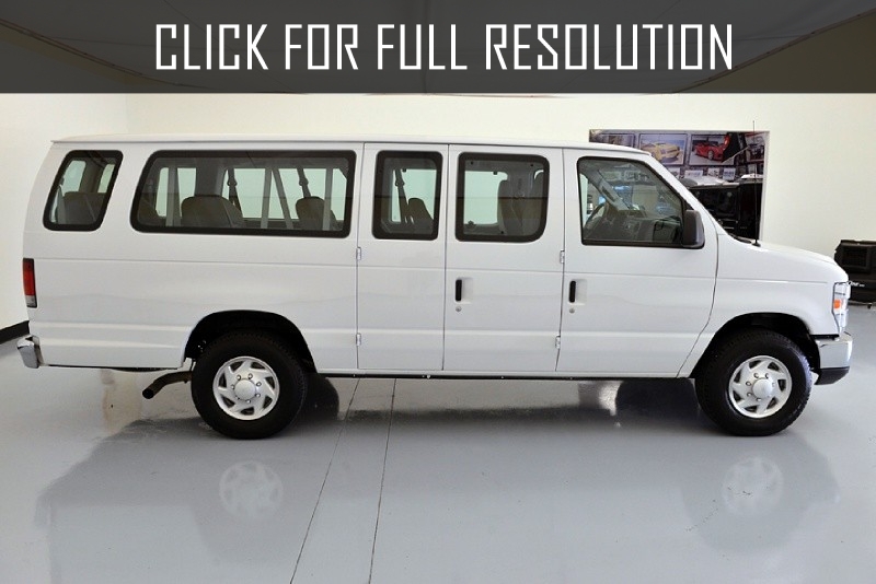 Ford Econoline 15 Passenger Van