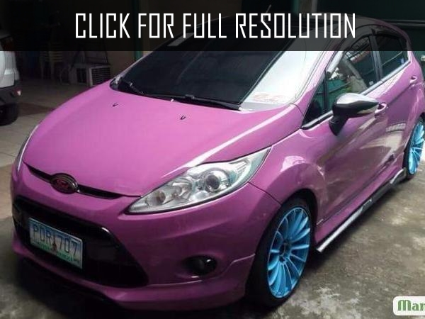 Ford Fiesta Pink