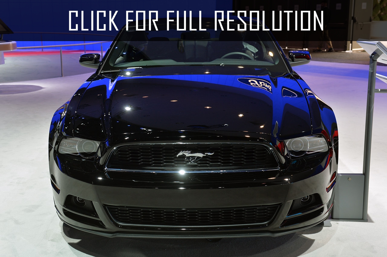 Ford Mustang V6 2014