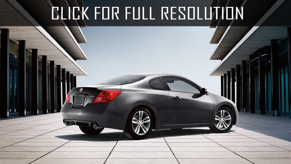 Nissan Altima Coupe 2015