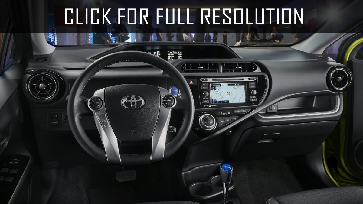 Toyota Prius 4 2015